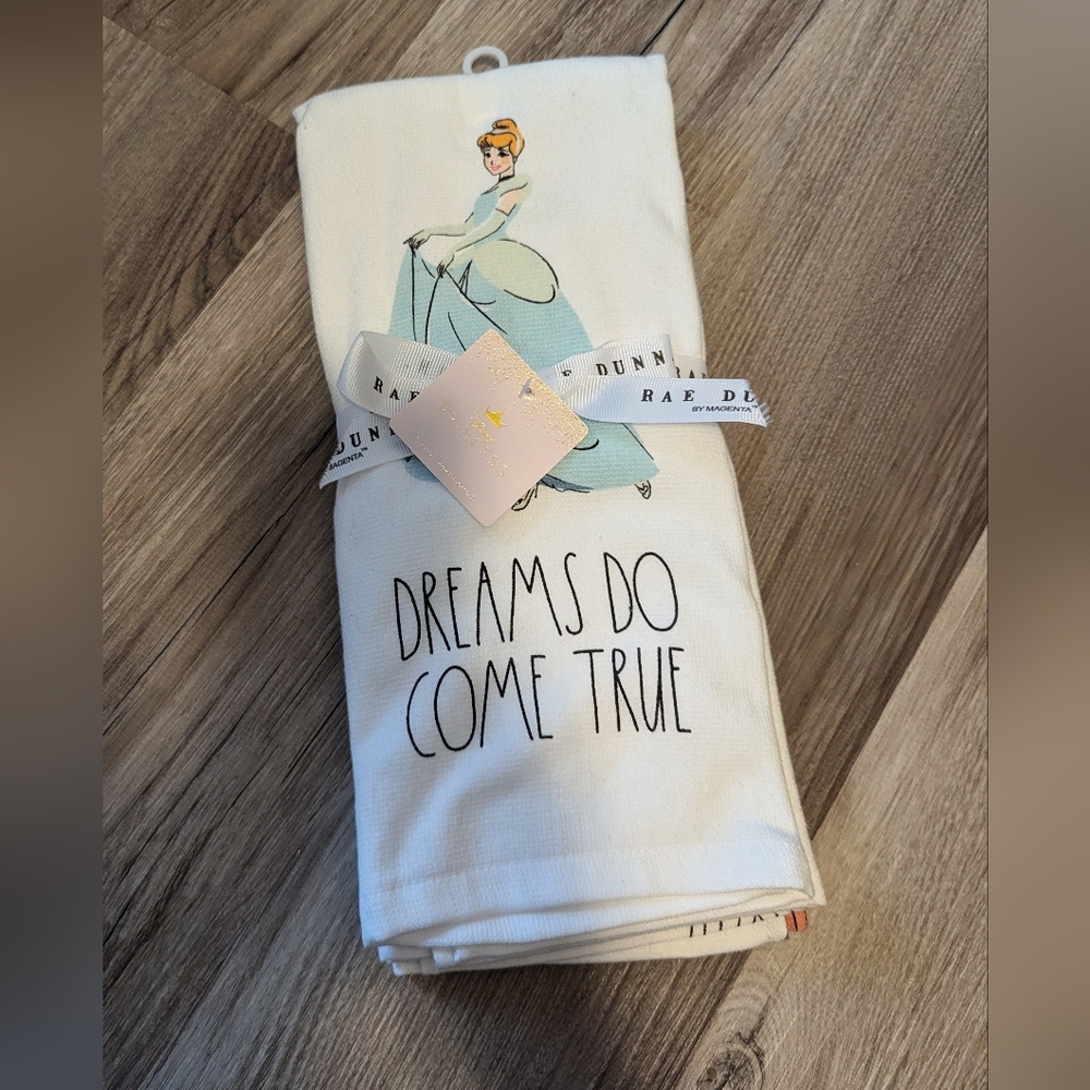 NWT Rae Dunn Cinderella kitchen towls